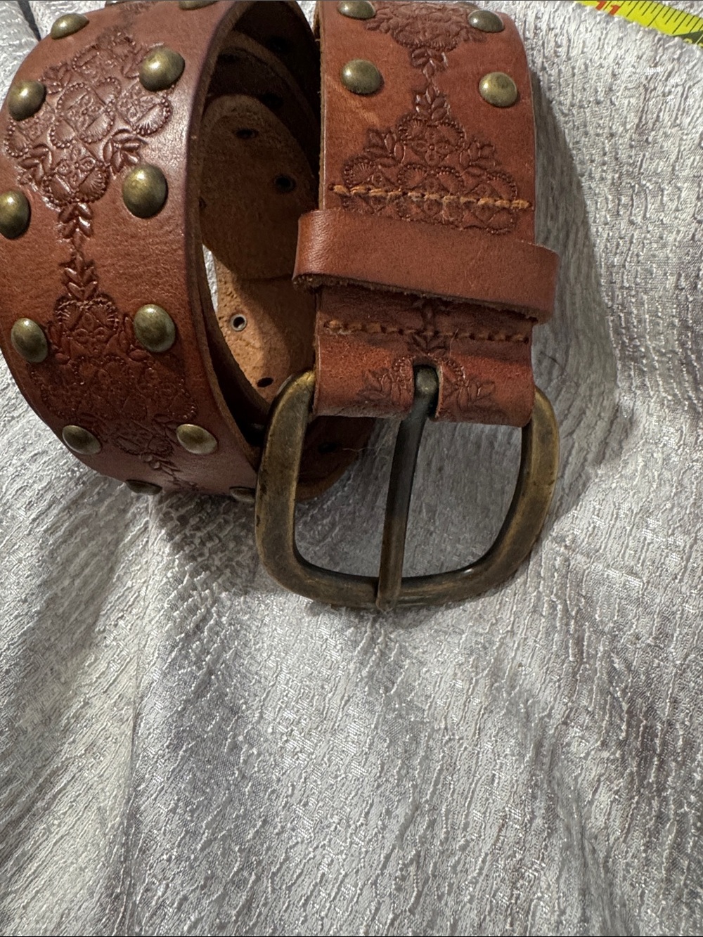 Fossil women’s Brown Studded Embossed Leather Belt - Picture 2 of 5